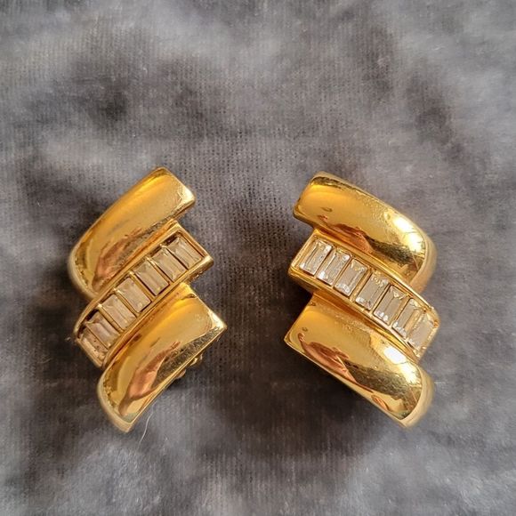 S.A.L. Swarovski Vintage Earrings Clip-on Gold Plated White Stones - Picture 1 of 8